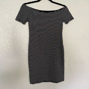 Heart and hips size small mini dress